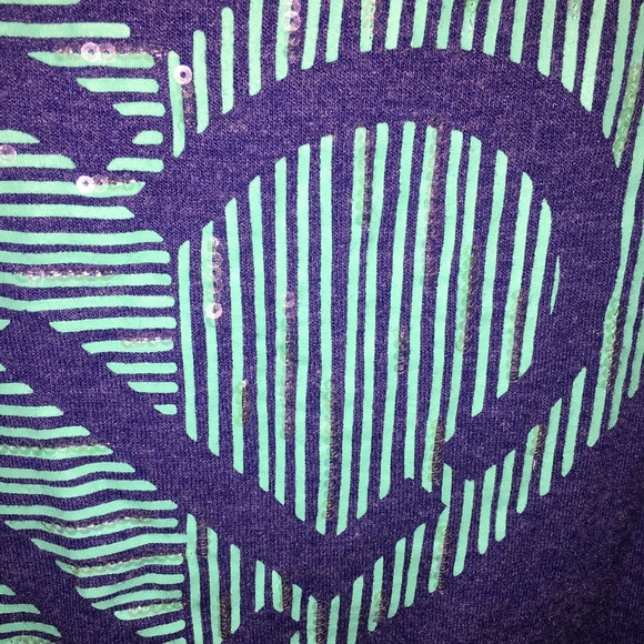 Long sleeve sequence heart shirt. - Picture 2 of 3